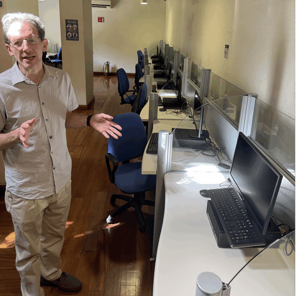 Listening and Research stations at Fonoteca Naćional